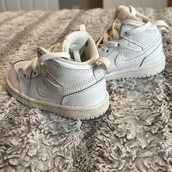 6C Nike Air Jordan - Picture 2 of 2